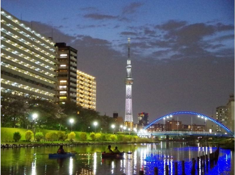 【東京 カヤック】今流行のナイトレジャー♪　東京ナイトカヤックツアー　♪暑さを避けて、夜の涼しさでリフレッシュ。の紹介画像