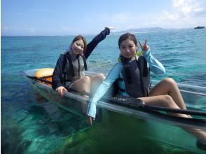 【沖縄 恩納村】沖縄の海の透明度を楽しむ！スケルトンカヤック体験の画像