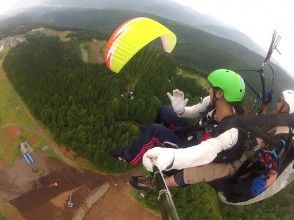 【福井・勝山】プロと大空を自由に飛べる！パラグライダー体験（タンデムフライトコース）