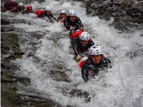 [Gunma/Minakami/Half-day canyoning 3 hours/Tour photos are free!] An invitation to a spectacular river trekking that tickles your sense of adventure ★ Student discount available