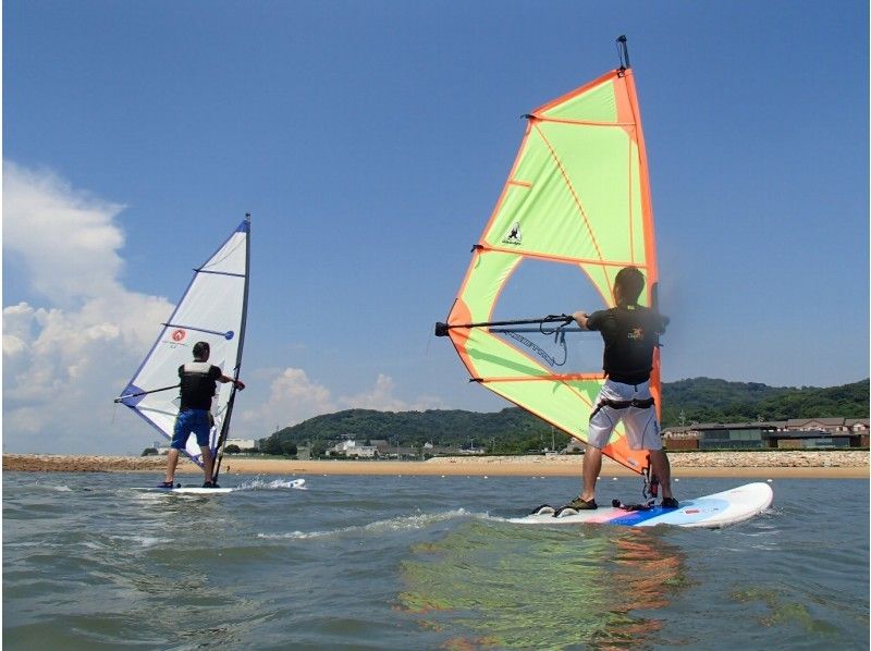 Does windsurfing cost money? Recommended for beginners School shop information with board rental