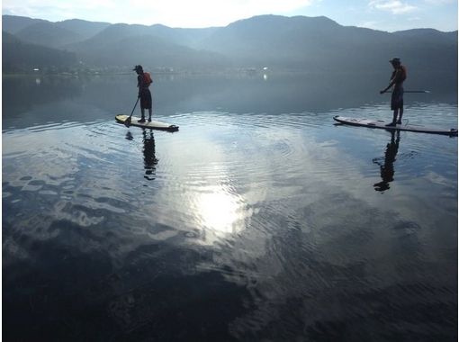 [นากาโนะ・ ทะเลสาบคิซากิ】 SUP (Stand Up Paddle Board) โรงเรียนสอนประสบการณ์★หลักสูตรพระอาทิตย์ขึ้น SUP ★の画像