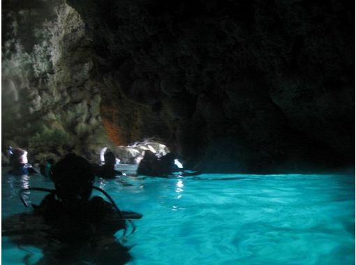 [沖繩那霸]藍色洞穴恩納外圍粉絲潛水（半天課程）の画像