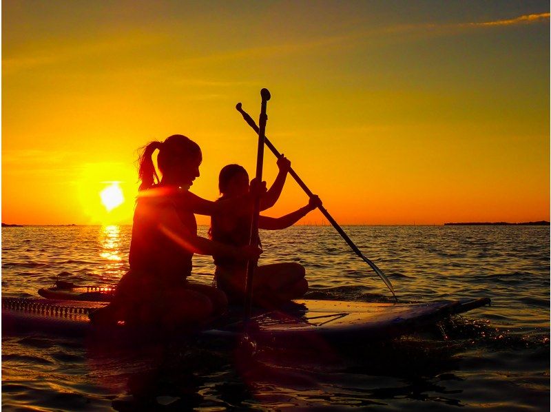 [Okinawa, Onna Village] Fantastic sunset SUP cruising and memories to look great on social media (take beautiful photos and videos with a professional camera / beginners welcome)の紹介画像