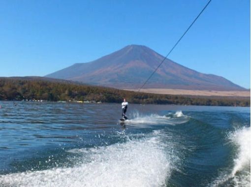 [Yamanashi ・ Yamanakako】 With Mt. Fuji in the background Wakeboarding Experience 2 set (30 minutes)の画像