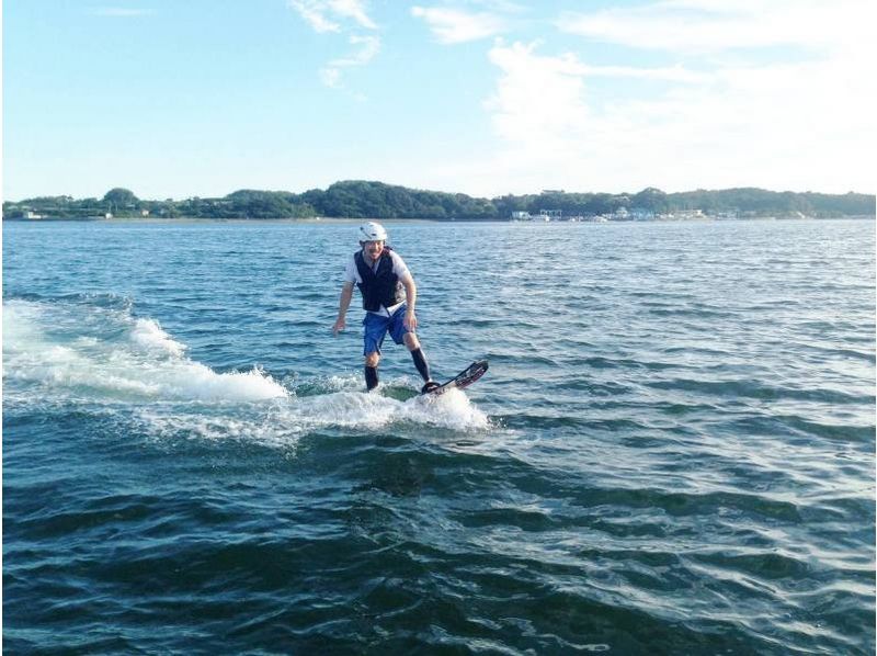 [静岡·Hamana湖]歡迎來到第一個人！漂浮滑板經驗（前15分鐘課程）の紹介画像