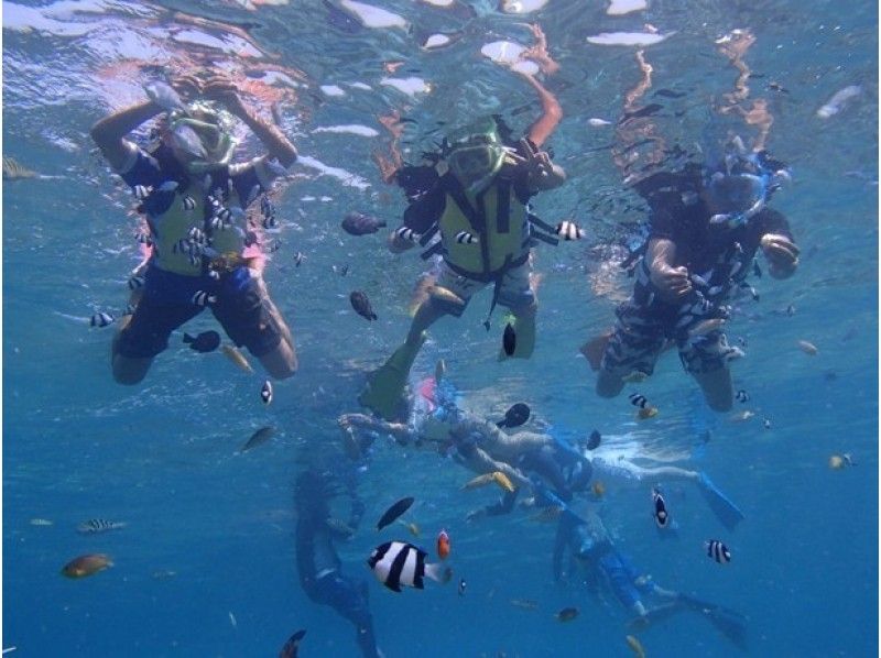 [โอกินาว่า・ Bise] สัมผัสกับสองกีฬาทางน้ำ!พายเรือคายัก&การดำน้ำตื้น(Snorkeling)ประสบการณ์ (120 นาที)の紹介画像