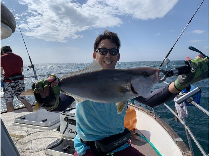 【千葉・勝浦】鯛やヒラメなど大物を釣り上げよう！クルーザーで行く五目釣り体験！初心者歓迎！乗合プランの紹介画像