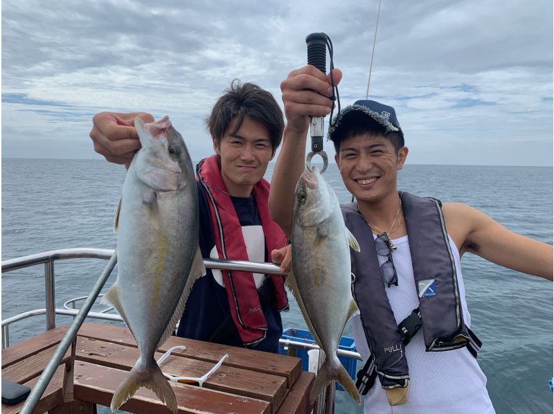 [Chiba, Katsuura] Catch big fish such as red sea bream and blue fish with lures! Experience fishing on a cruiser! Beginners welcome! Shared planの紹介画像