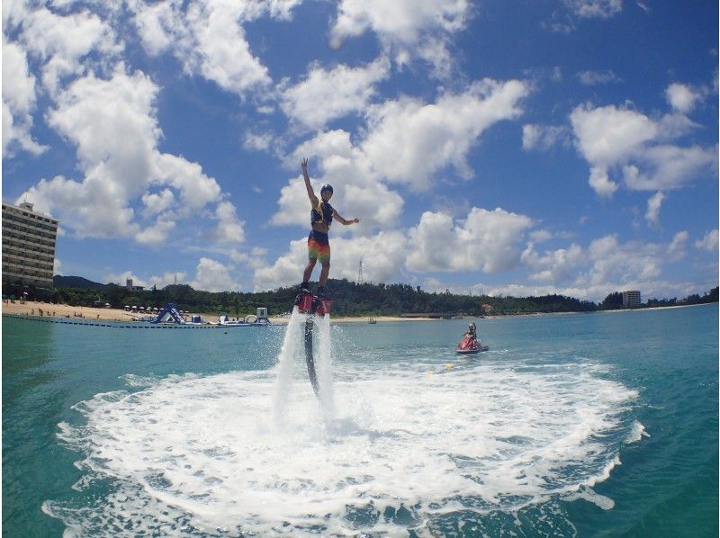 [Okinawa Nago City] OK from 12 years old! New sensation attraction! Refreshing fly boardの紹介画像