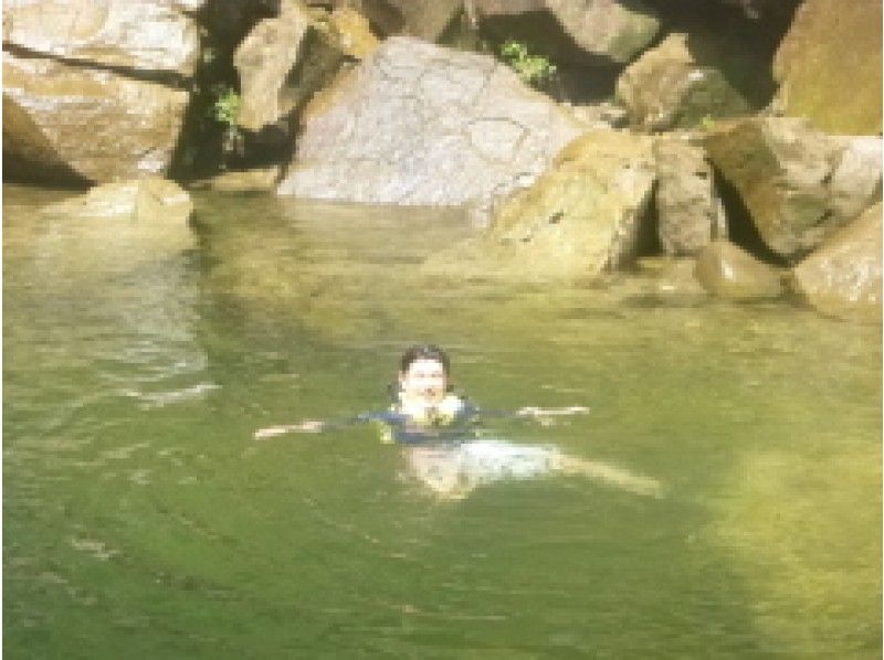[Okinawa ・ Iriomote Island] canoe & trekking! Okinawa Takishima course of the prefecture's first drop Pinaisara (half-day course)の紹介画像