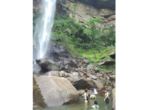 【沖縄・西表島】カヌー&トレッキング!雄大なピナイサーラの滝上・滝壺コース(1日コース) 【沖縄・西表島】カヌー&トレッキング!雄大なピナイサーラの滝上・滝壺コース(1日コース)