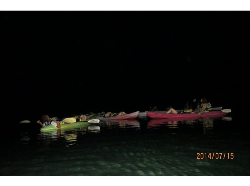 [沖繩/西表島]夜間獨木舟（皮划艇）觀看星空，流星和大海的發光昆蟲の紹介画像