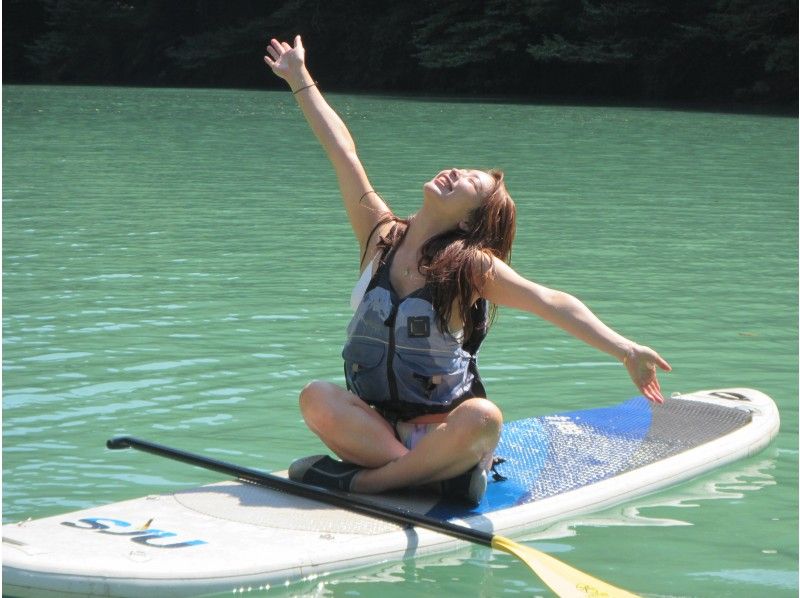[Tokyo/Okutama] SUP tour at Shiromaru Lake ♪ One-day combo course with kayak. Lunch included♪の紹介画像