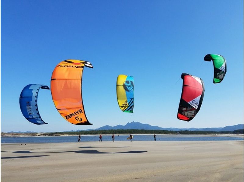 [Kagoshima] Beginner's guide! Easy kiteboarding experience (60 minutes course)の紹介画像