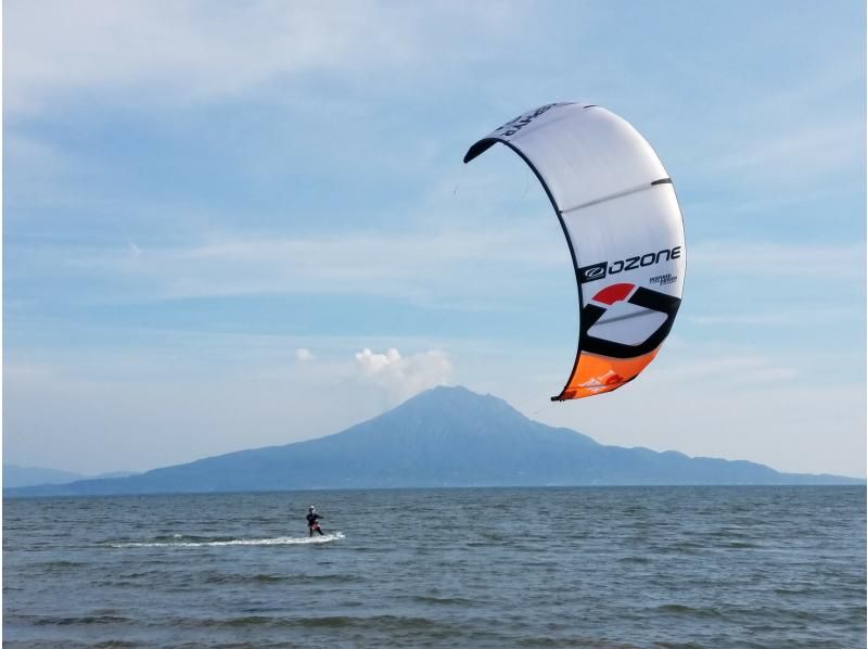 [Kagoshima] Beginner's guide! Easy kiteboarding experience (60 minutes course)の紹介画像