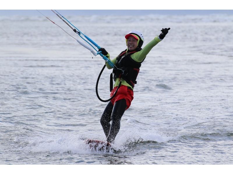 [Kagoshima] Beginner's guide! Easy kiteboarding experience (60 minutes course)の紹介画像