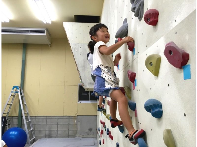 [Osaka Yao] beginners welcome !! climbing / bouldering experience (2 hours)の紹介画像
