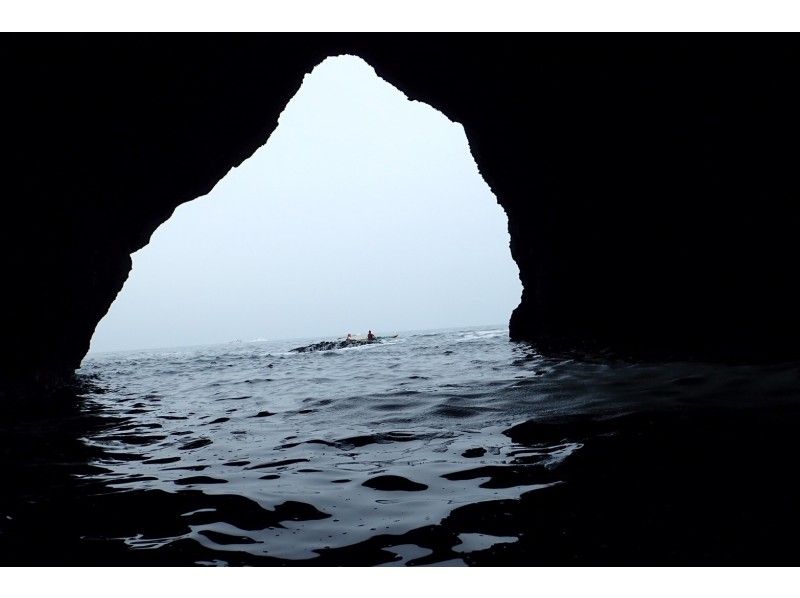 [ชิซูโอกะ Atami] แนะนำให้ผู้ที่ต้องการเพลิดเพลินไปกับทะเล! เรือคายัคพัง (1 หลักสูตรวัน)の紹介画像