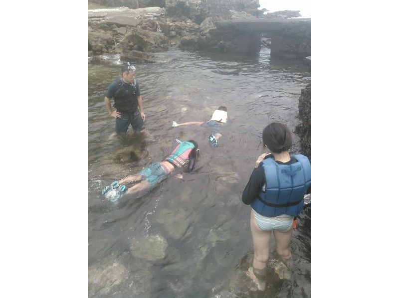 【 시즈오카 &middot; 아타미 】 아침의 고요한 바다에서 자연과 하나! 카약 선 라이즈 투어の紹介画像