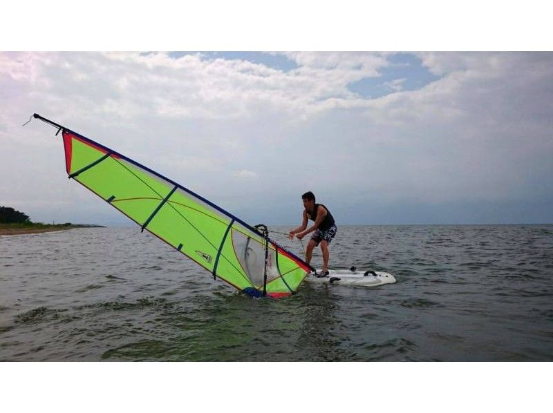 [Shiga Prefecture Lake Biwa] Even beginners are okay! Windsurfing One day experience courseの紹介画像