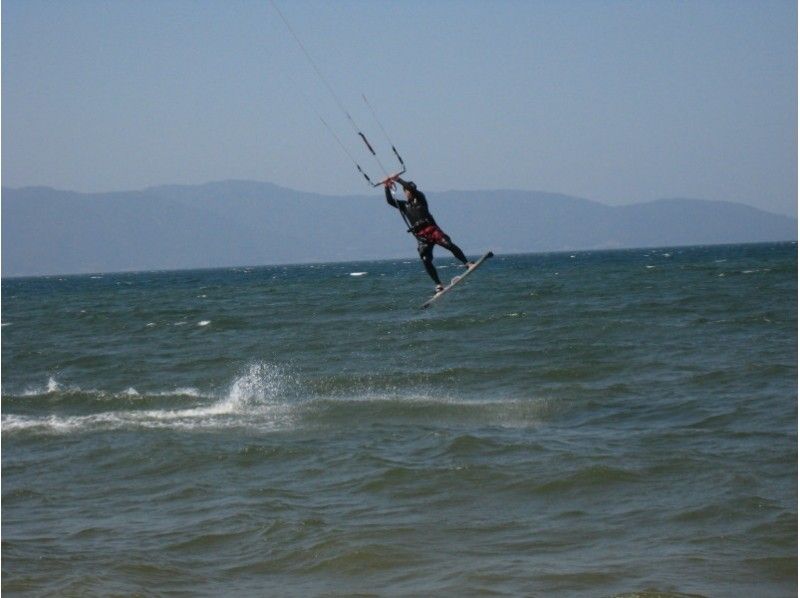 [Shiga Prefecture Lake Biwa] Even beginners are okay! Kite board 1 day experience courseの紹介画像