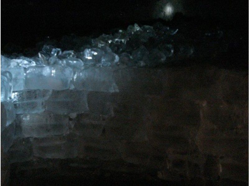 [山梨/南鶴]在自然步道上進行風洞和冰洞自然導遊（60分鐘路線）の紹介画像