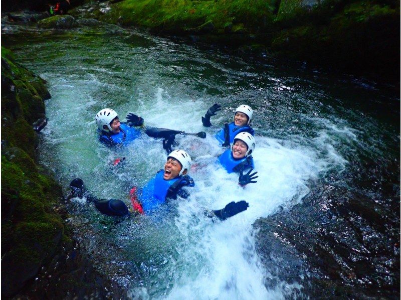 [Tokyo / Okutama] Half-day Canyoning! Integrated with Nature! Hot shower facilitated!