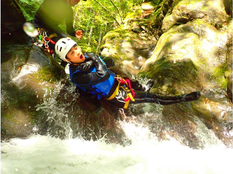 [Tokyo / Okutama] Half-day Canyoning! Integrated with Nature! Hot shower facilitated!