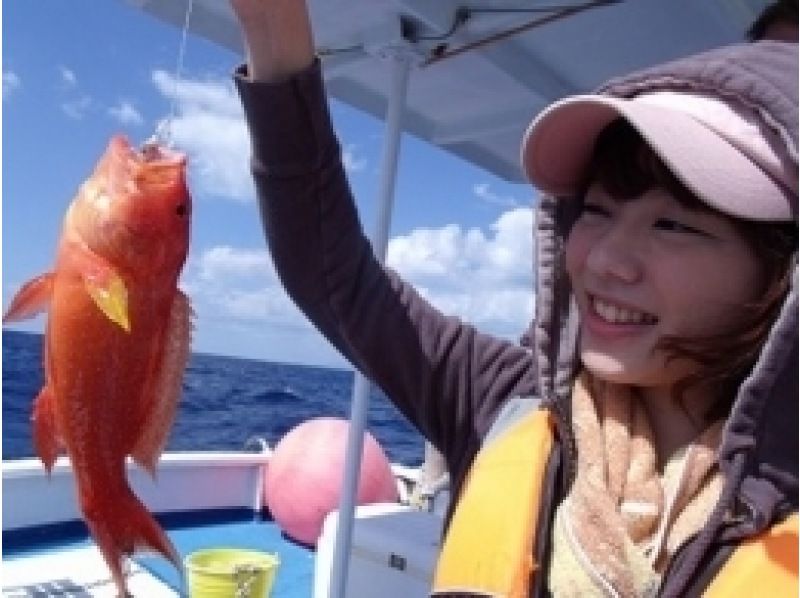 [โอกินาว่า อิชิกากิ] สนุกไปกับการตกปลา! สัมผัสประสบการณ์การตกปลา [ยินดีต้อนรับสู่คนแรก! ]の紹介画像