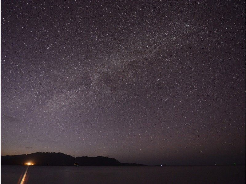 [Okinawa Ishigaki island] Go to the world's leading starry sky! A full starry sky looking up from the sea while listening to Sanshinの紹介画像