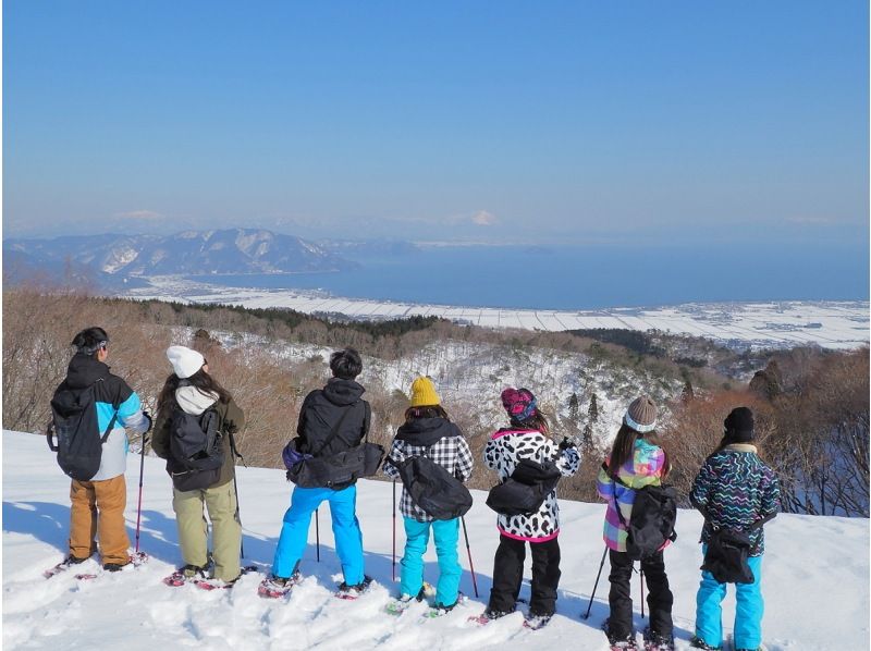 Kansai Trekking Recommended scenic tours for beginners Recommended tours for beginners in winter Shiga Hakodateyama Ski Resort Snow hike Snowshoe Snow trekking Log house Pension "Rudder"