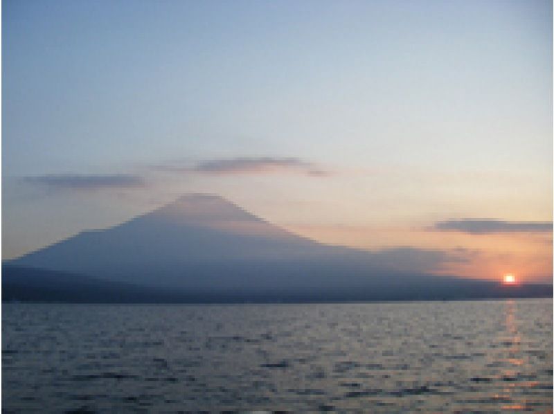 【山梨・山中湖】富士山を観ながら！スタンドアップパドルボート体験（120分）【午後】の紹介画像