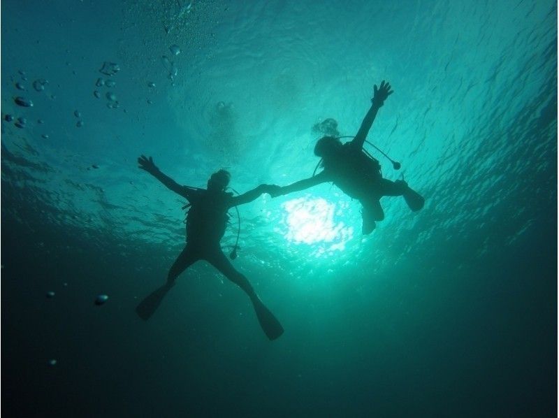 【 冲绳 ·蓝洞·廉价】私人旅游蓝洞海滩体验深潜照片和动画数据免费赠送♪の紹介画像