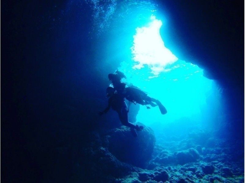 【Okinawa · Cheap】 Private Tour Blue Cave Beach Experience Diving Photo & movie Data Free gift with ♪