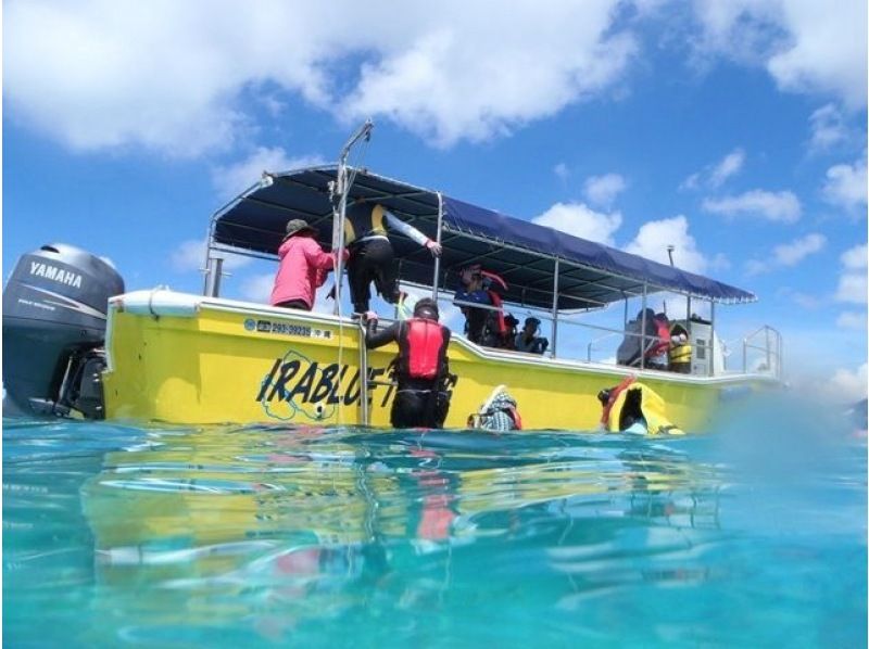 [Okinawa ・ Irabe Island] Blue cave standard plan! Sea kayak& Snorkel &Glass boat Seabed tourの紹介画像