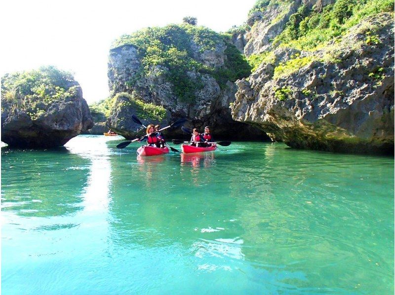 [Okinawa ・ Irabe Island] Blue cave standard plan! Sea kayak& Snorkel &Glass boat Seabed tourの紹介画像