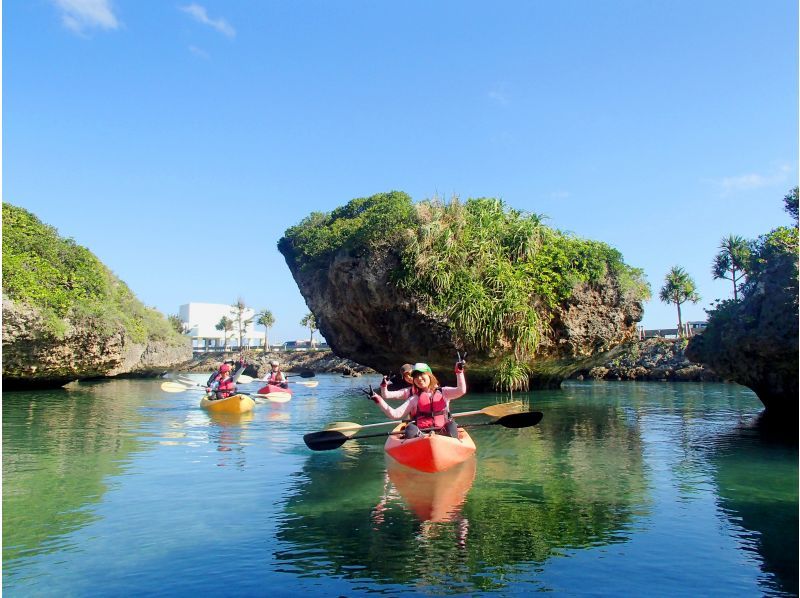 [Okinawa ・ Irabe Island] Blue cave standard plan! Sea kayak& Snorkel &Glass boat Seabed tourの紹介画像