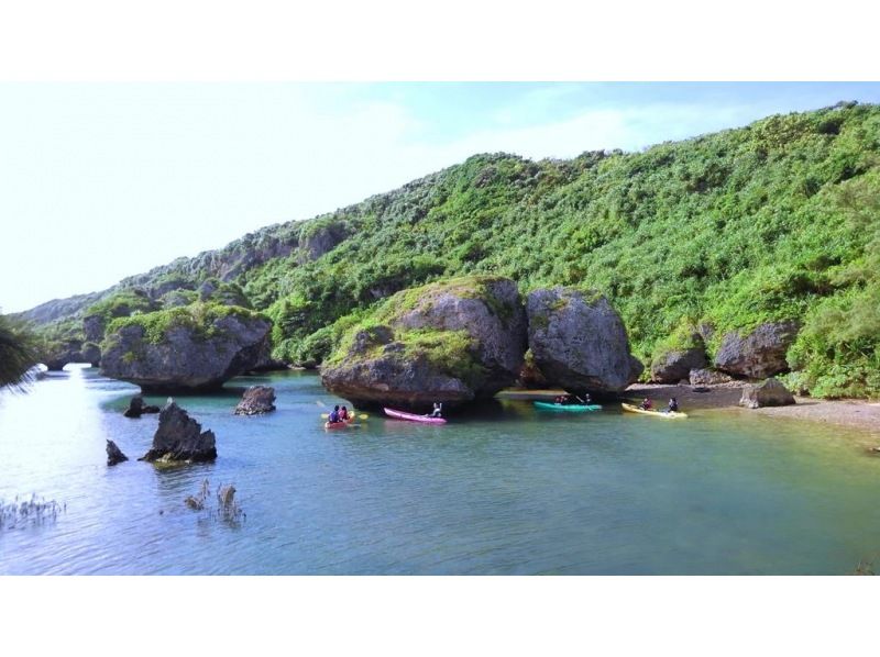 [Okinawa ・ Irabe Island] Blue cave standard plan! Sea kayak& Snorkel &Glass boat Seabed tourの紹介画像