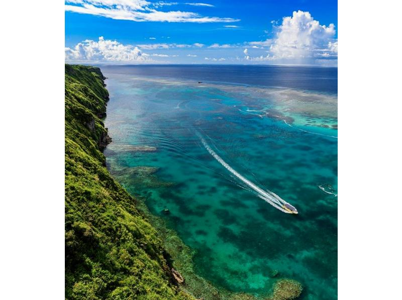[冲绳·伊拉贝岛]蓝洞标准计划！海上皮艇和浮潜＆玻璃船海底之旅の紹介画像