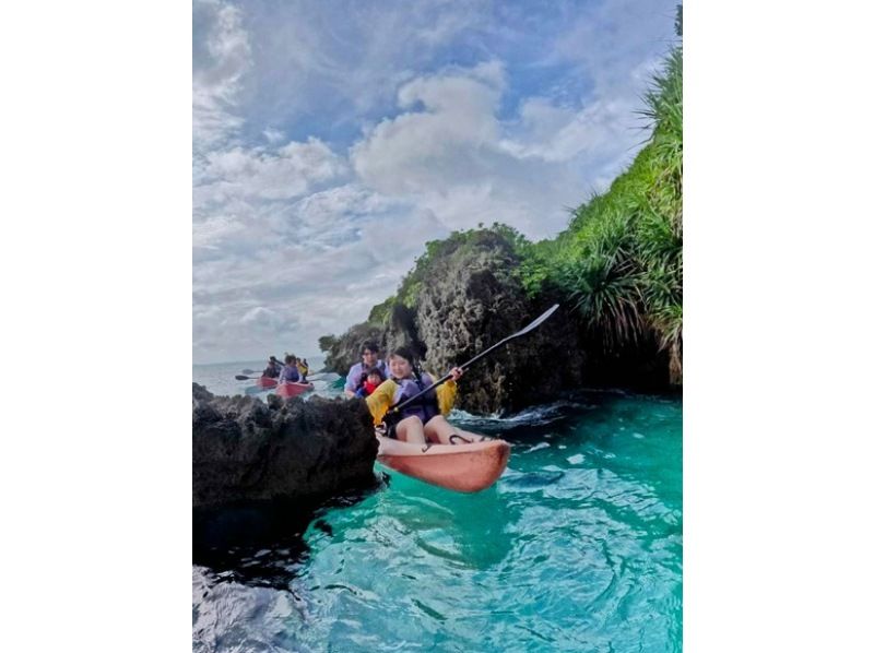 【沖縄・伊良部島】～巨岩の森アドベンチャーカヤック～  　　年齢制限無し！家族みんなで３つのエリアを大冒険ア♪の紹介画像