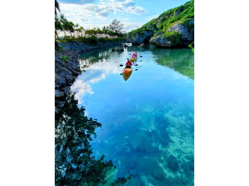 【沖縄・伊良部島】～巨岩の森アドベンチャーカヤック～  　　年齢制限無し！家族みんなで３つのエリアを大冒険ア♪の紹介画像