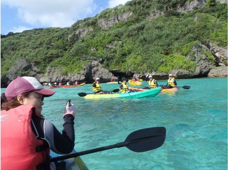 [Okinawa ・ Irabe Island] Blue cave standard plan! Sea kayak& Snorkel &Glass boat Seabed tourの紹介画像