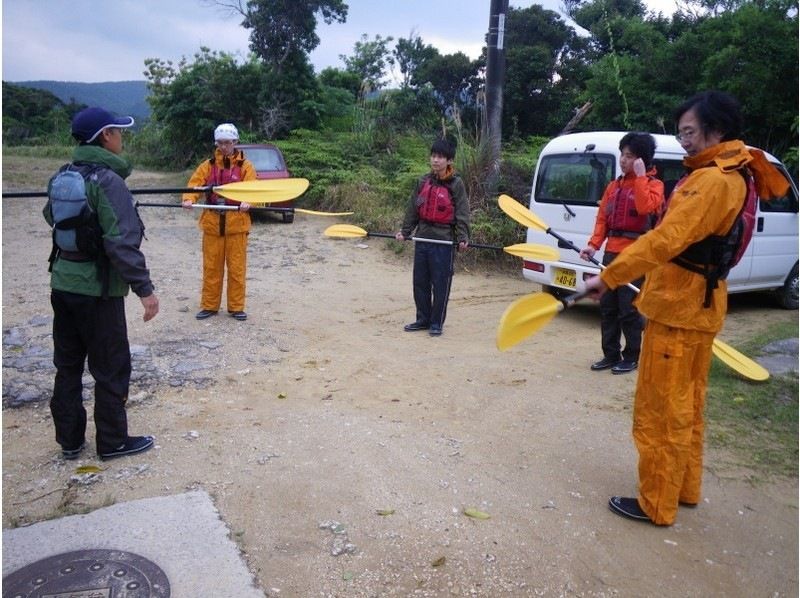 セール実施中【沖縄・西表島】滝の上の絶景も楽しめる！迫力満点ピナイサーラの滝　カヌー&トレッキング1日ツアーの紹介画像