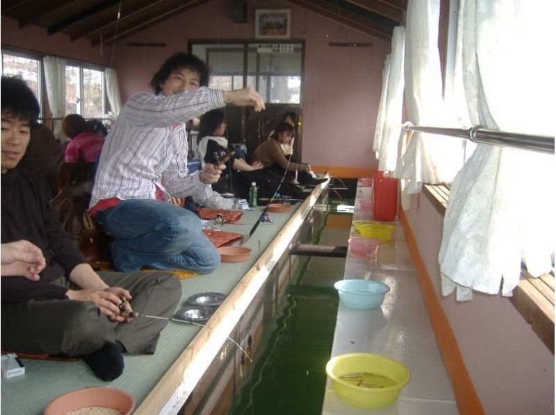 【長野・野尻湖】貸切ワカサギ釣りプラン～釣ったら天ぷらに！気の合った仲間とゆっくりで楽しもう！の紹介画像