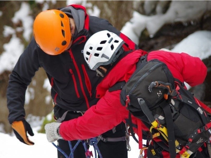 What is ice climbing?道具・服装・時期と日本国内のおすすめ体験ツアーを徹底紹介！