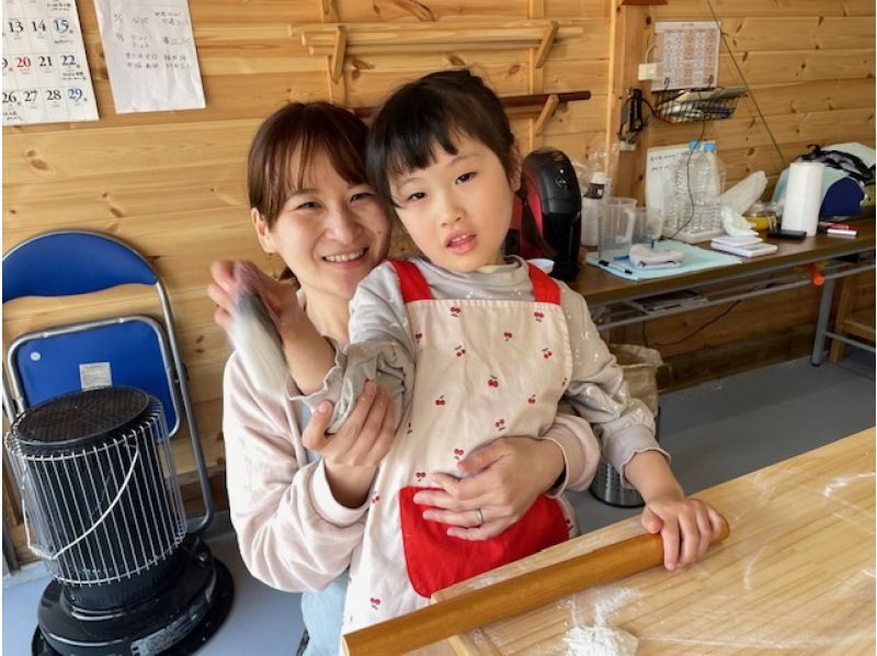 【오사카・사카이】 가족과 커플로 또는 친구로! 맨투맨 체험 교실! 메밀 국수 만들기 체험 (2 명까지)の紹介画像