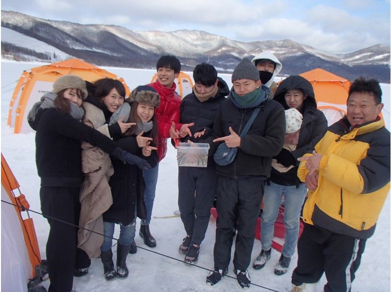 [Hokkaido / Furano] Smelt fishing on ice in Lake Kanayama (half-day course)の紹介画像