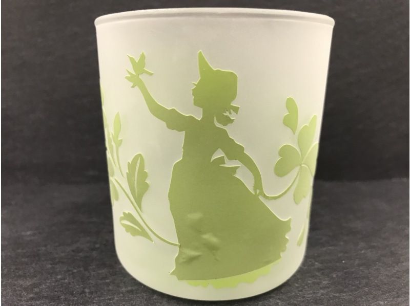 【浅草橋1分】砂で削るガラス工芸～色鮮やかなグラスに好きな絵や文字を彫刻しよう！すぐに持ち帰りOK！デートや女子会にピッタリ。の紹介画像