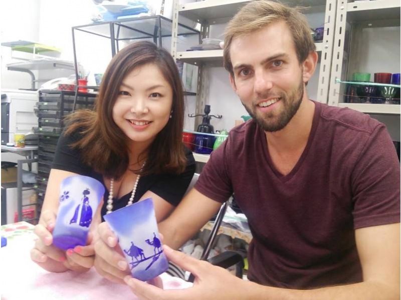 【浅草橋1分】砂で削るガラス工芸～色鮮やかなグラスに好きな絵や文字を彫刻しよう！すぐに持ち帰りOK！デートや女子会にピッタリ。の紹介画像